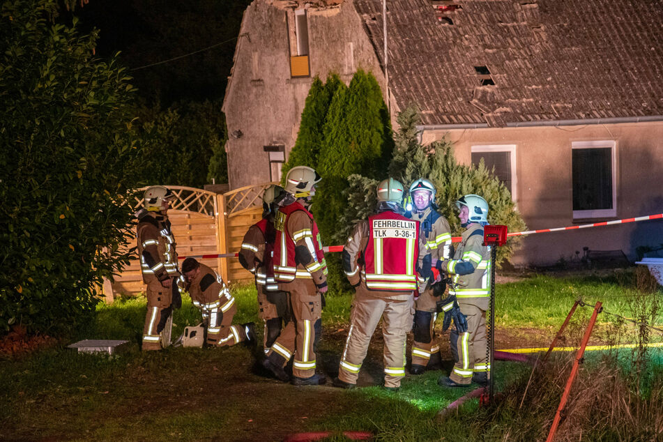 Das Wohnhaus wurde in großen Teilen beschädigt und ist einsturzgefährdet.