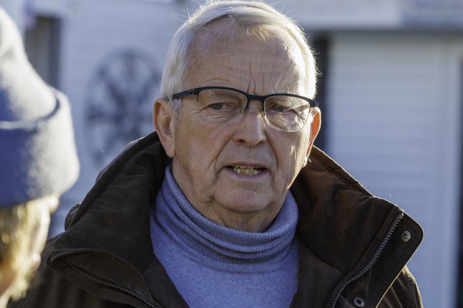 Till Backhaus (67, SPD) sieht sich mit vielen Anzeigen konfrontiert.