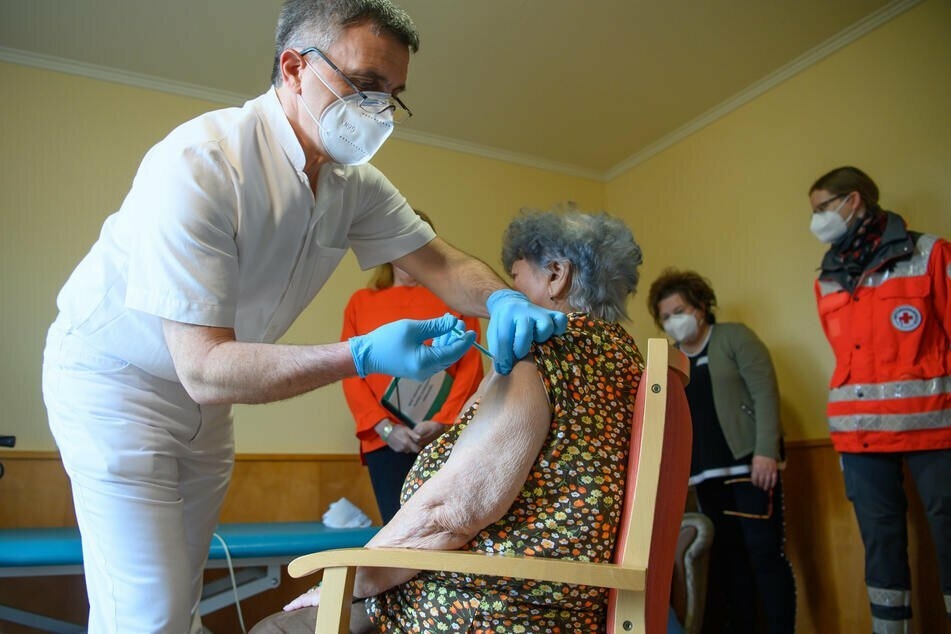 Seit Dezember wird in Sachsen geimpft. Die 85-Jährige Hanna Hertzsch aus Zwickau war die Erste.