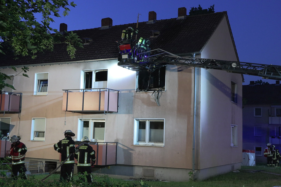 Die Wohnung, in welcher der Brand ausbrach, war nach Angaben der Feuerwehr völlig zerstört.