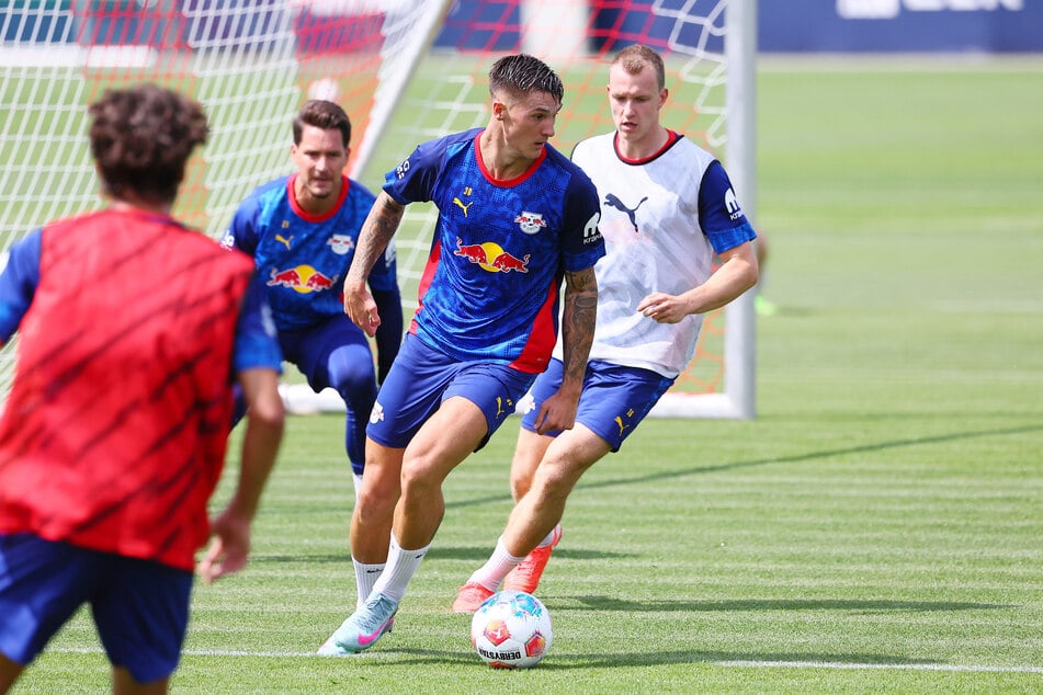 Benjamin Sesko (22) war am Montag beim Trainingsstart hoch motiviert unterwegs.