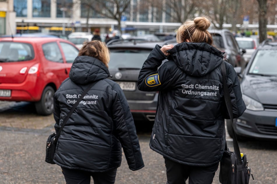 Außendienstmitarbeiter vieler Kommunen in Sachsen haben mit dem "Ventilwächter" eine mächtige Wegfahrsperre in der Tasche.