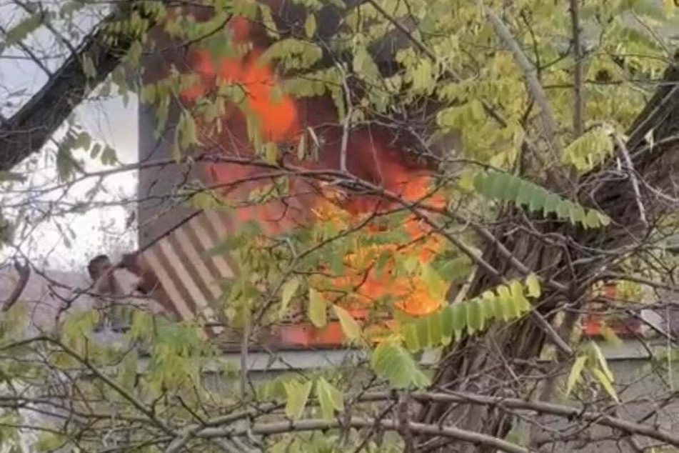 Der Tunesier flüchtete samt Bettgestell auf den Balkon.