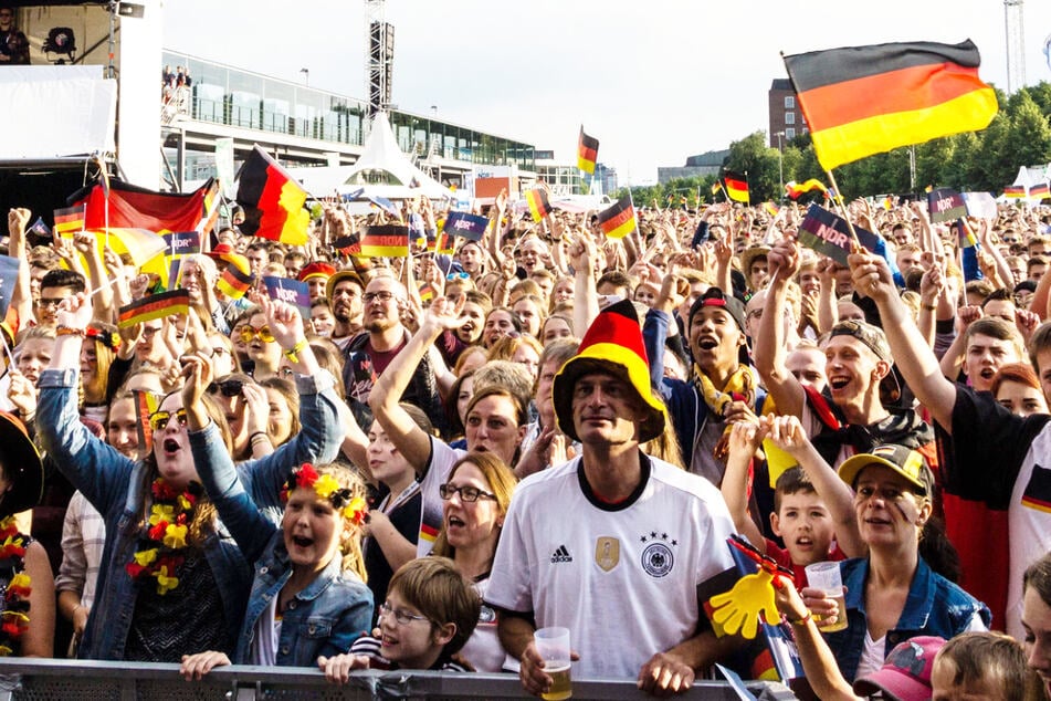 Neben Public Viewing warten auch coole Aktionen.