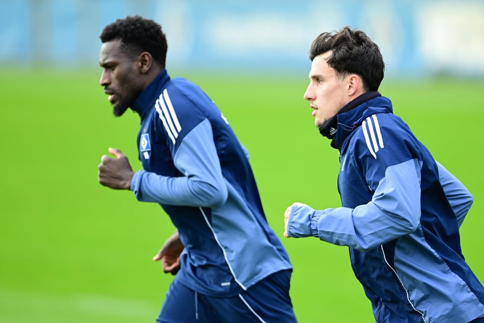 HSV-Kapitän Nicolas Capaldo (27, r) und Bakary Jatta (27) trainieren derzeit noch individuell.