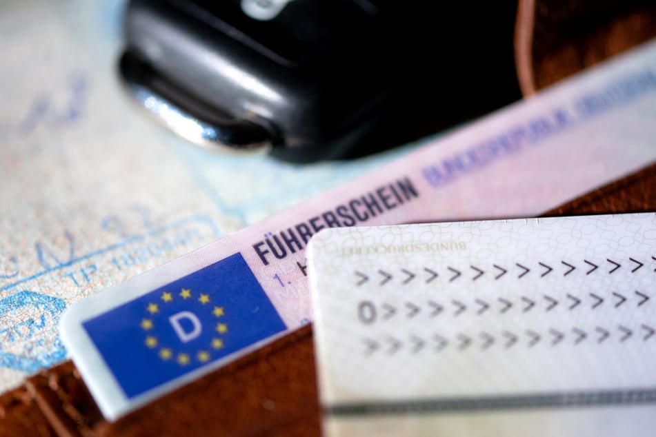 Auf seinen Führerschein muss der 18-Jährige direkt wieder verzichten. (Symbolbild)