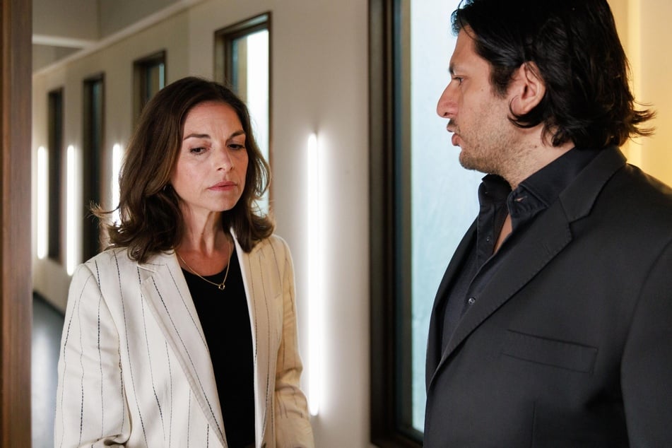 Gabriella erfährt von Maximilian, was in ihrer Abwesenheit passiert ist.