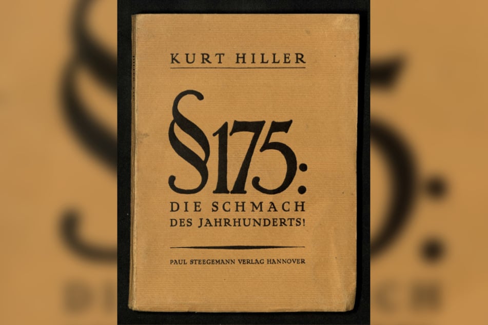 Kurt Hiller, Schriftsteller und Aktivist der Schwulenbewegung, veröffentlichte 1922 eine Aufsatzsammlung gegen den § 175.