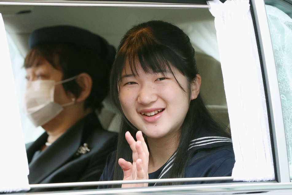 Japans Prinzessin Aiko (rechts, 19), Prinzessin von Japan, ist die einzige Hoffnung für die Japaner. Wird sie die erste Kaiserin des Landes? (Archivfoto)