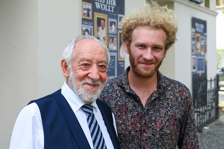 Dieter Hallervorden ist immer wieder mit seinem Sohn Johannes (26) gemeinsam auf der Bühne zu sehen.