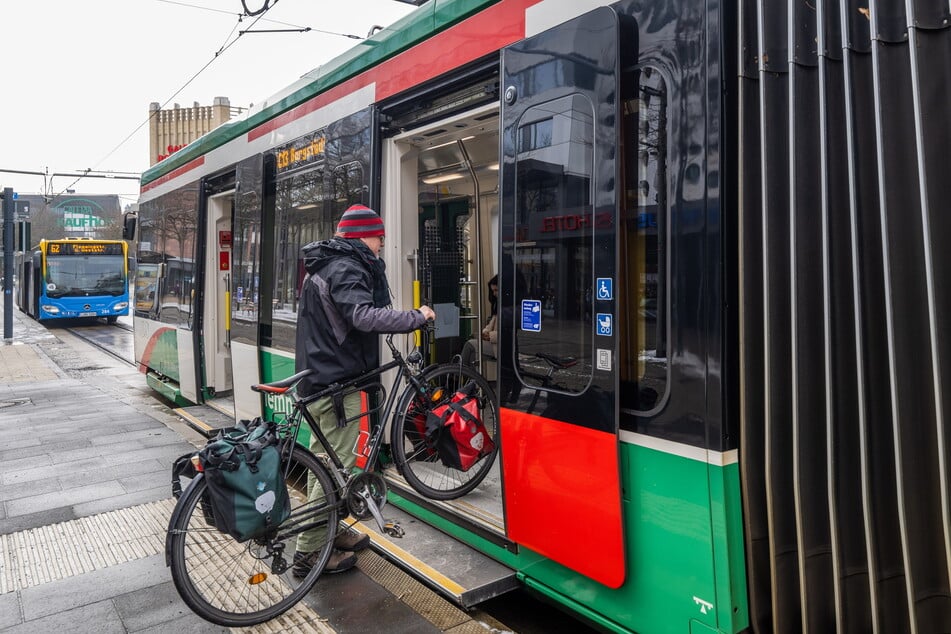 Immerhin: In Chemnitz können Fahrgäste ihr Rad kostenlos mitnehmen.