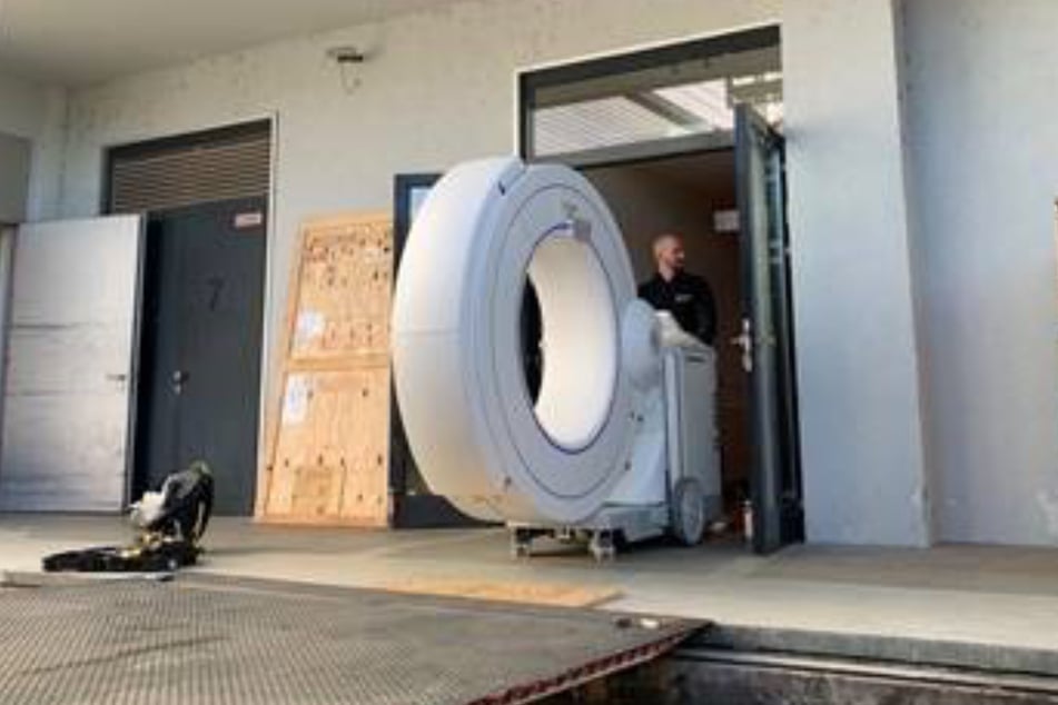 Das ringförmige Hightech-Gerät braucht viel Platz.