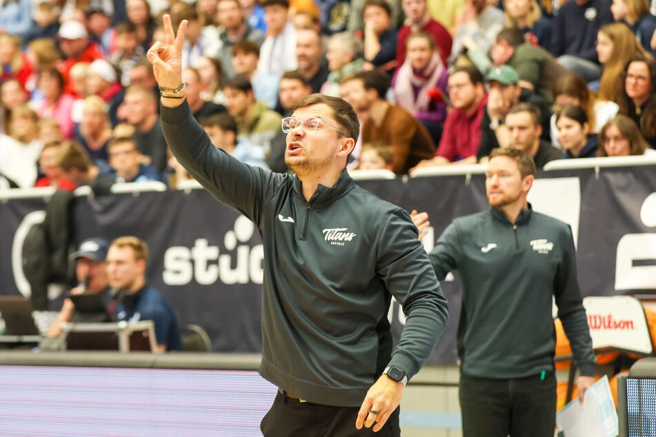 Titans-Coach Fabian Strauß (32) hat eine klare Ansage an sein Team und die Gegner. Er will von unten Druck machen.