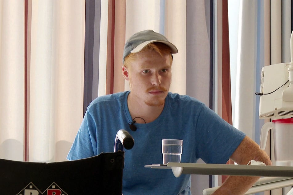 Philipp (26) wurde von einem Zug erfasst, verlor ein Bein und eineinhalb Finger.