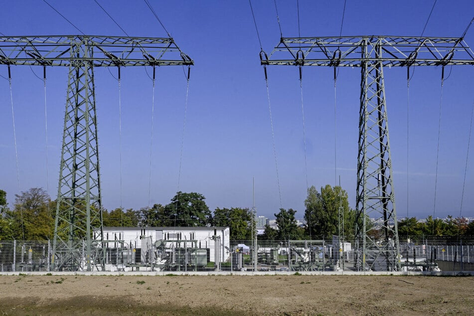 Blick aus Richtung Südhöhe auf das modernisierte Umspannwerk Räcknitz.