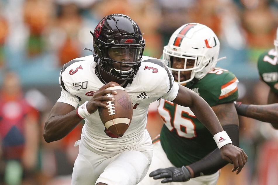 College football prediction: Will Miami dash Louisville's Playoff hopes?