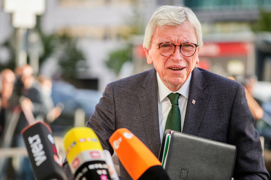 Hessens Regierungschef Volker Bouffier (70, CDU) kündigte am Dienstag an, dass die Corona-Verordnung zunächst um vier Wochen verlängert werde. (Archivbild)