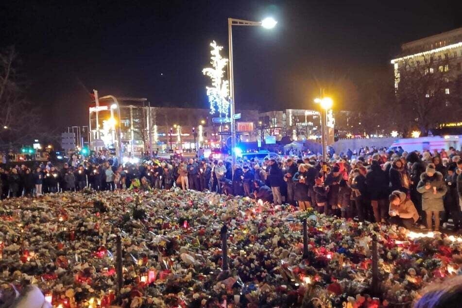 Die Familien der sechs Todesopfer sowie die über 300 Verletzten könnten bei einer terroristischen Einstufung weitere Entschädigungen bekommen.