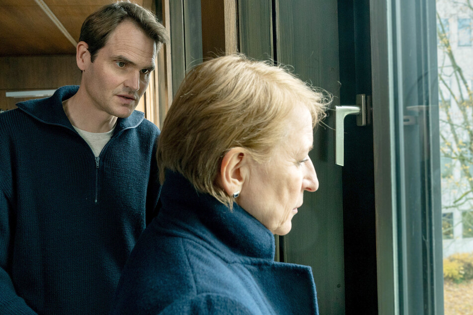 Paula Ringelhahn (Dagmar Manzel, 62) und Felix Voss (Fabian Hinrichs, 47) suchen nach dem vermissten Mike.