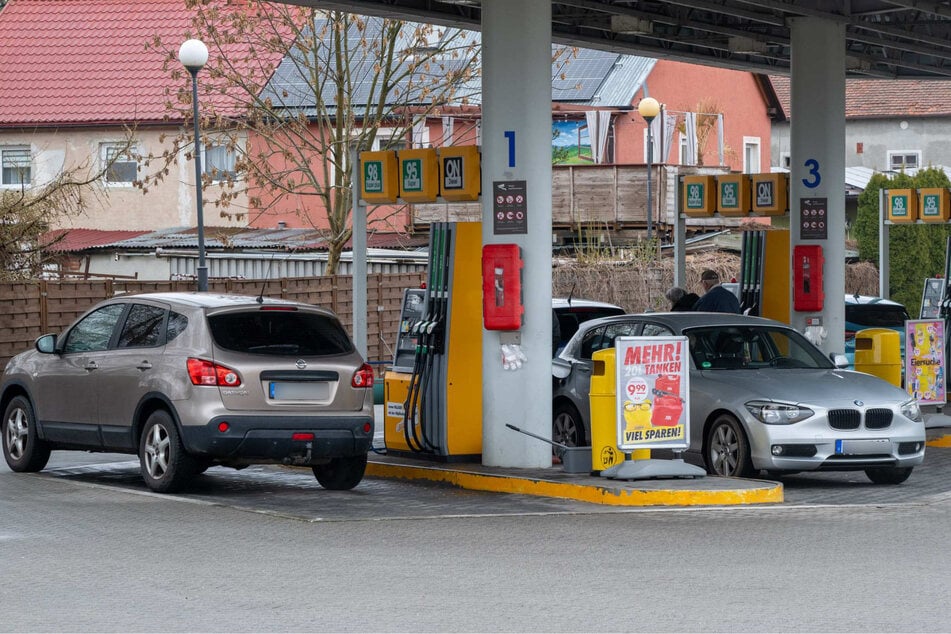 Deutsche Autofahrer gönnen sich in den polnischen Grenzregionen den deutlich günstigeren Sprit.