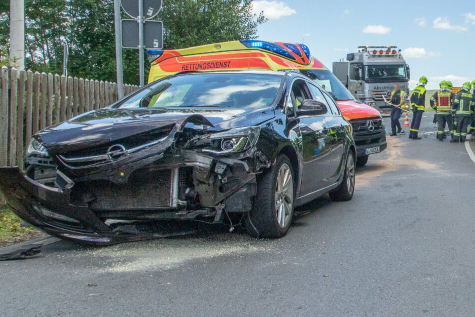 Bei dem Unfall wurden beide Fahrer verletzt.