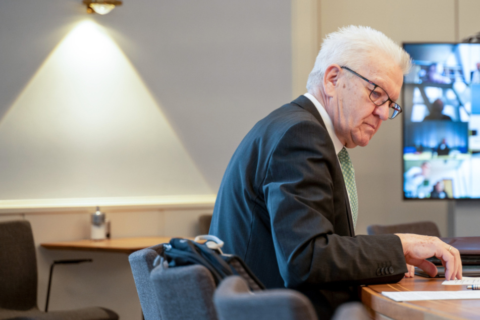 Kretschmann mit Appell an alle Bürger: Jeder muss helfen, Ausgangssperren zu verhindern