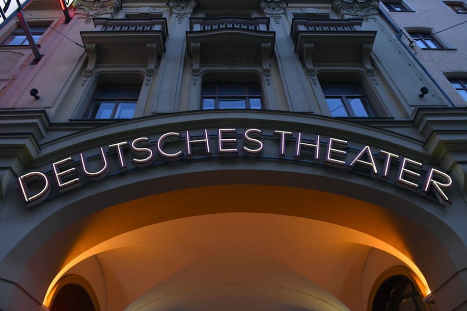 Der Münchner Stadtrat wird sich am Montag im Deutschen Theater versammeln.