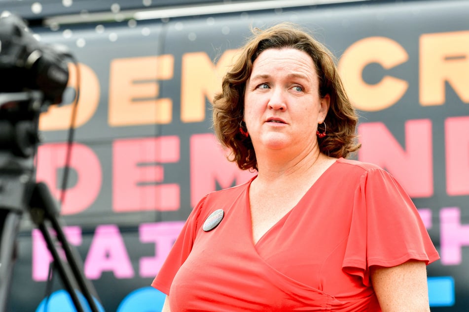 Katie Porter's fiery exchange with reporter goes viral amid California governor bid