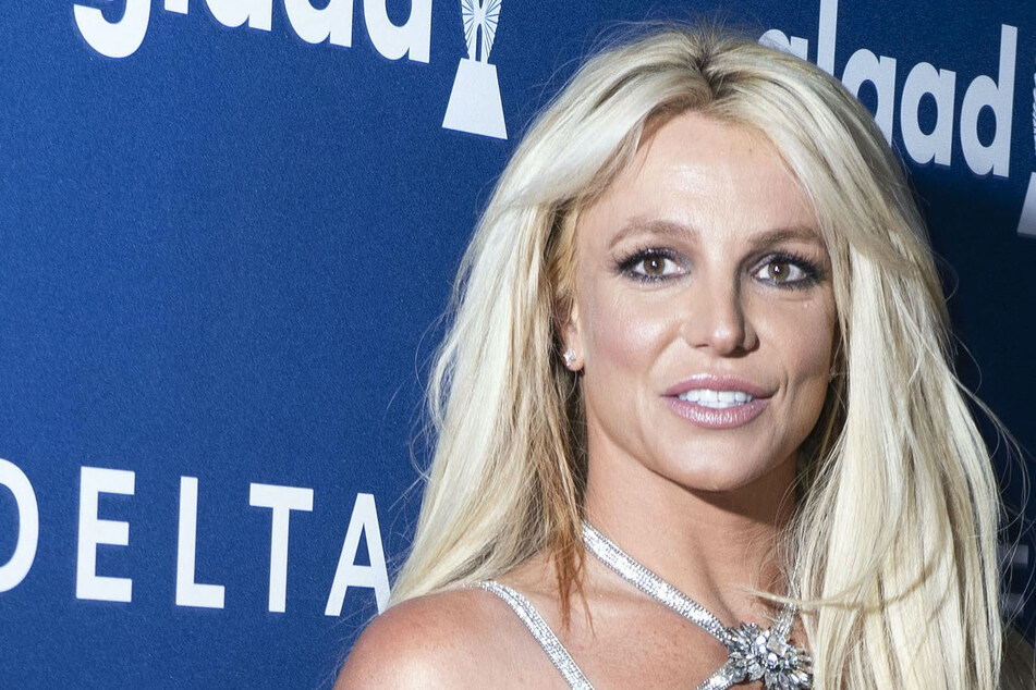 Britney Spears mysteriously wipes Instagram after bizarre behavior