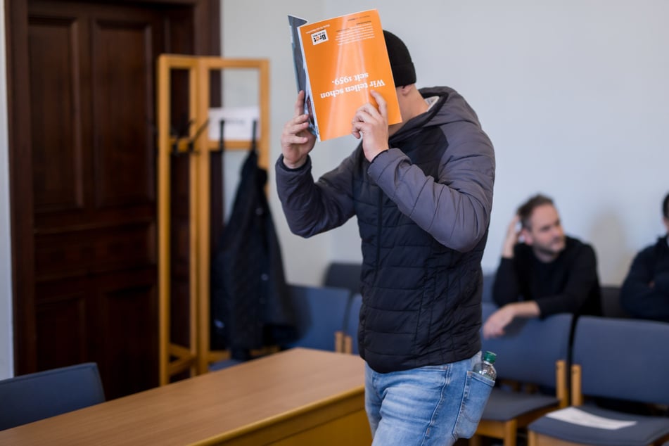 Eine Tötungsabsicht war ihm letztlich nicht nachzuweisen: Lok-Hooligan Louis W. (20) wurde zu einer Bewährungsstrafe verurteilt.