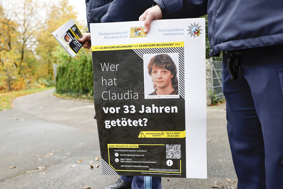 Die Polizei machte mit Plakaten und Flugblättern auf die Suche nach Hinweisen zum Fall aufmerksam.