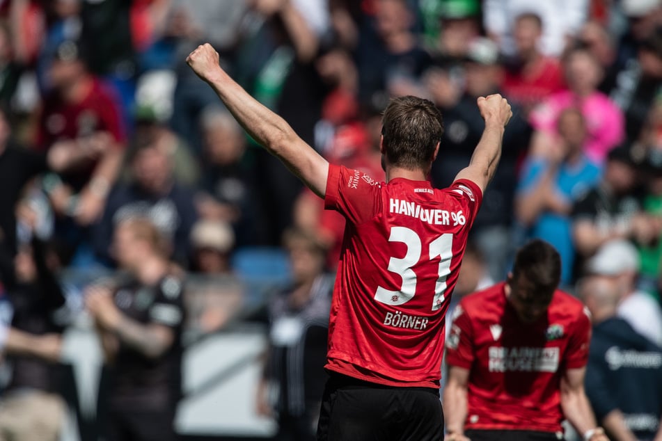 Mit dem Aufstieg der U23 in die 3. Liga verabschiedet sich Julian Börner (33) vorerst von Hannover 96.
