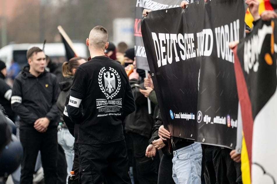 Gesichert rechtsextrem und neonazistisch: die Partei "Die Heimat". (Symbolfoto)