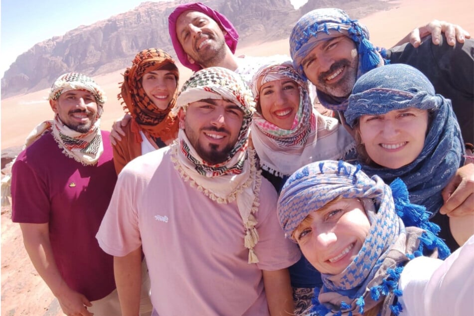 Franziska (unten rechts) spricht fließend Spanisch und reiste vor einigen Jahren mit einer spanischsprachigen Gruppe nach Jordanien. (Archivbild)