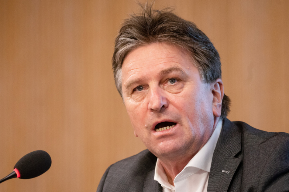 Baden-Württembergs Gesundheitsminister Manne Lucha (59, Grüne).