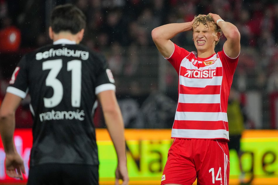 Unions Leopold Querfeld (21) ärgert sich über eine vergebene Torchance.