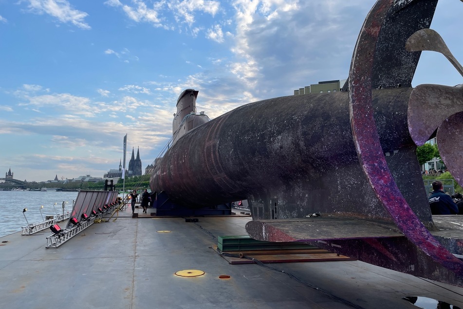 Der 48 Meter lange und 500 Tonnen schwere Koloss war 2010 ausgemustert worden.
