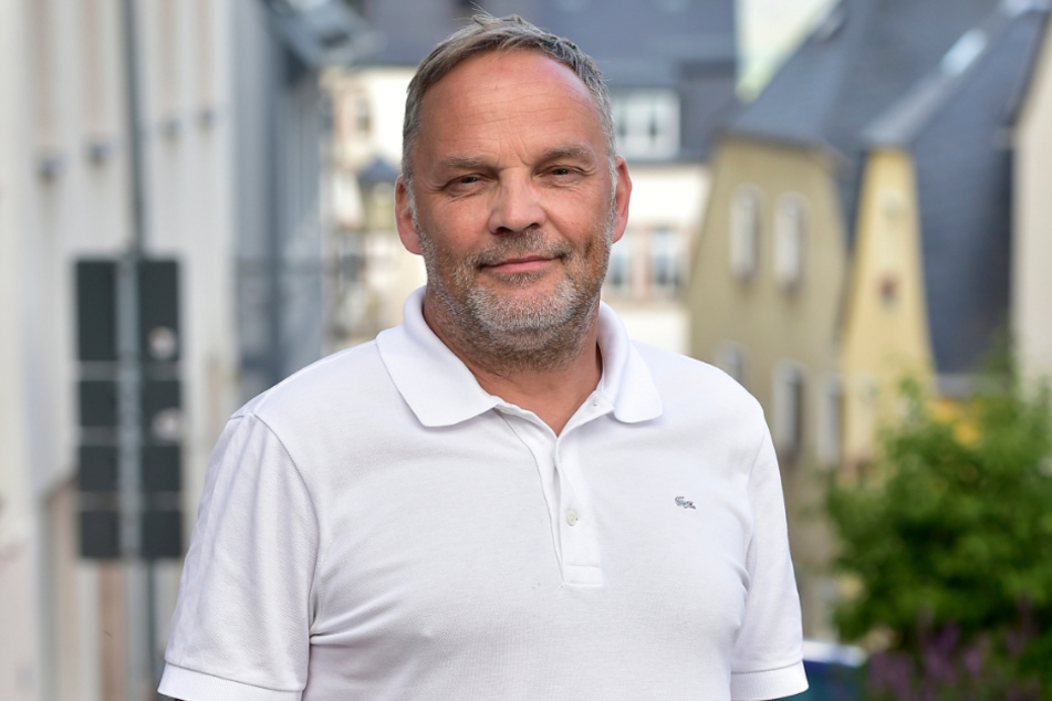 Dirk Neubauer (51, parteilos) will am Sonntag den Sieg in Mittelsachsen einfahren.