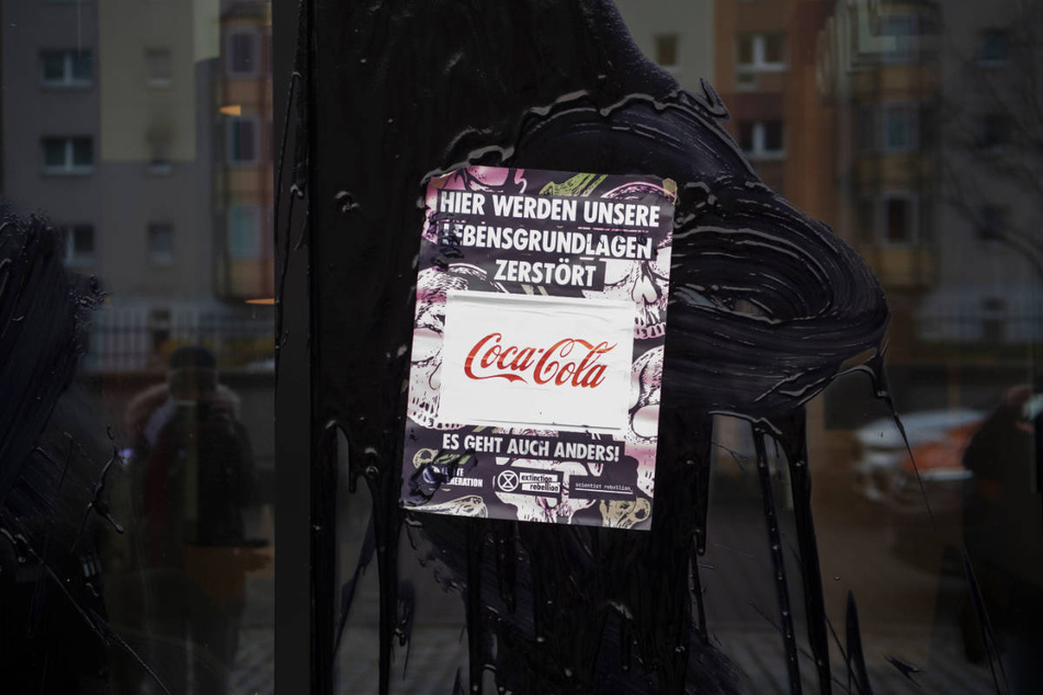 Auch der Sitz von Coca-Cola in Deutschland ist von den Umweltaktivisten ins Visier genommen worden.
