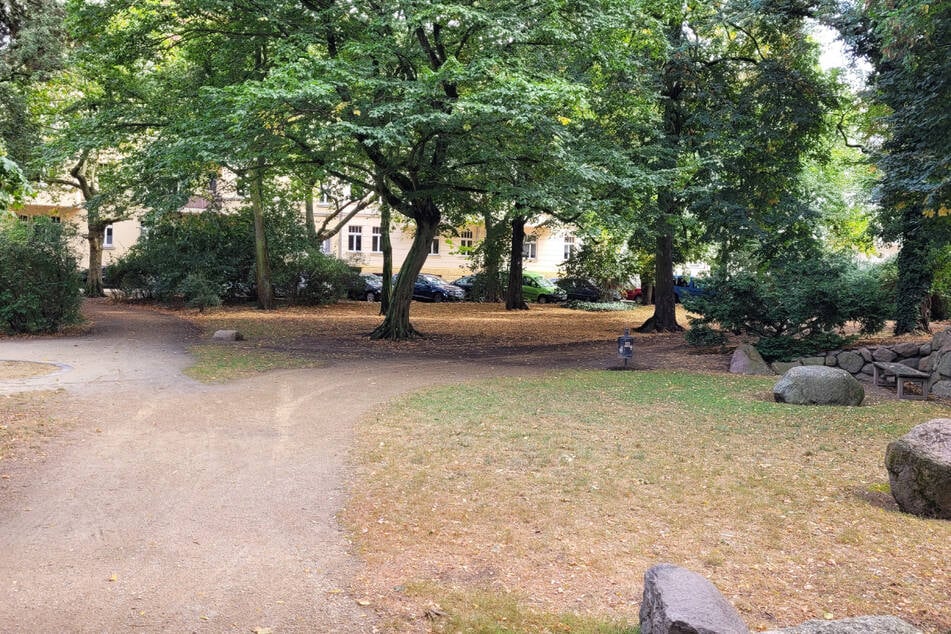 Auf dem Gregoryplatz in Leipzig-Südost ist es am frühen Sonntagmorgen zu einem Raubüberfall gekommen.