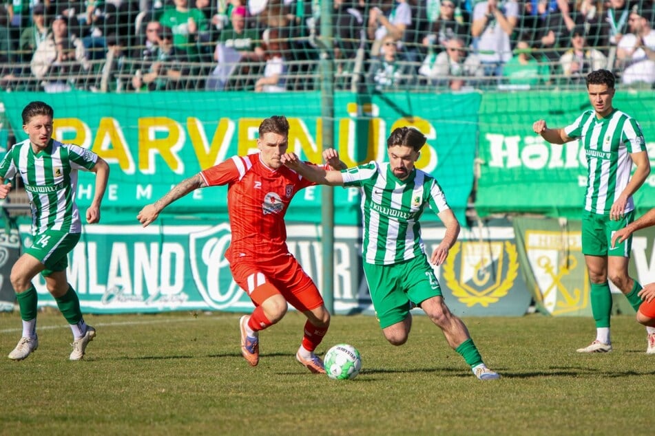 Bislang ist es ein Duell auf Augenhöhe zwischen Chemie und dem HFC.