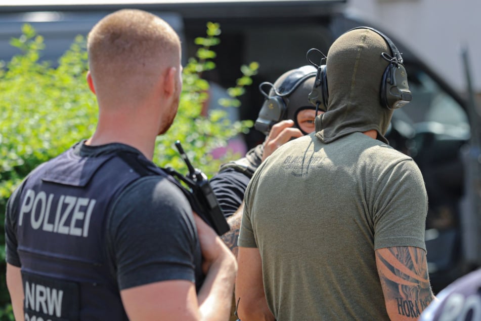 Anonymer Hinweis löst SEK-Einsatz in Wohngebiet aus: Einsatzkräfte greifen sofort ein