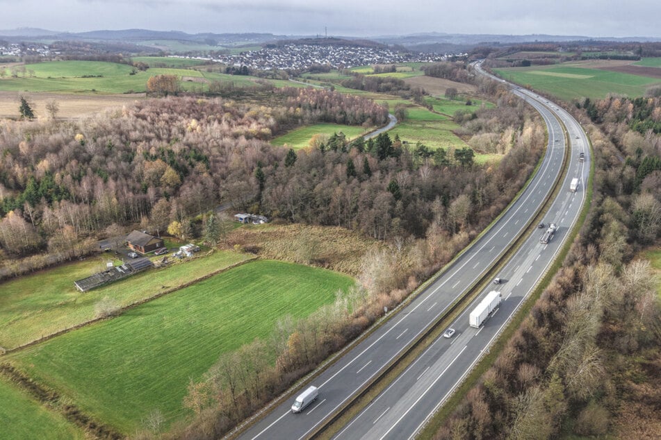 Abgetrennte Hände von Mutter auf Autobahn entdeckt: Großes Rätsel um ihr Baby