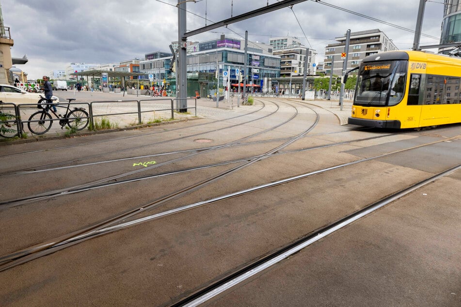 Ab Mittwoch beginnen Gleisbauarbeiten am Hauptbahnhof. Für die Straßenbahnlinien 3 und 8 wird Ersatzverkehr eingerichtet.