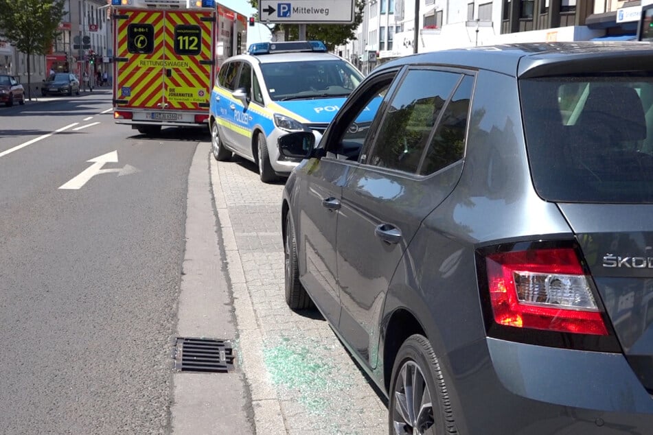 Die Mutter des Säuglings hatte aus Versehen den Schlüssel im Auto liegen gelassen, woraufhin sich der Skoda verschluss.