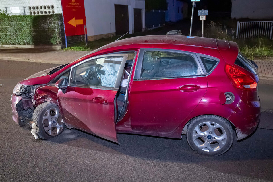 Auch am Ford kam es zu starken Beschädigungen.