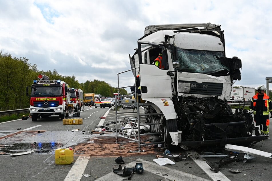 Unfall A1: Lkw kracht in Stauende, wenig später folgt der zweite Crash: Zwei Schwerverletzte!