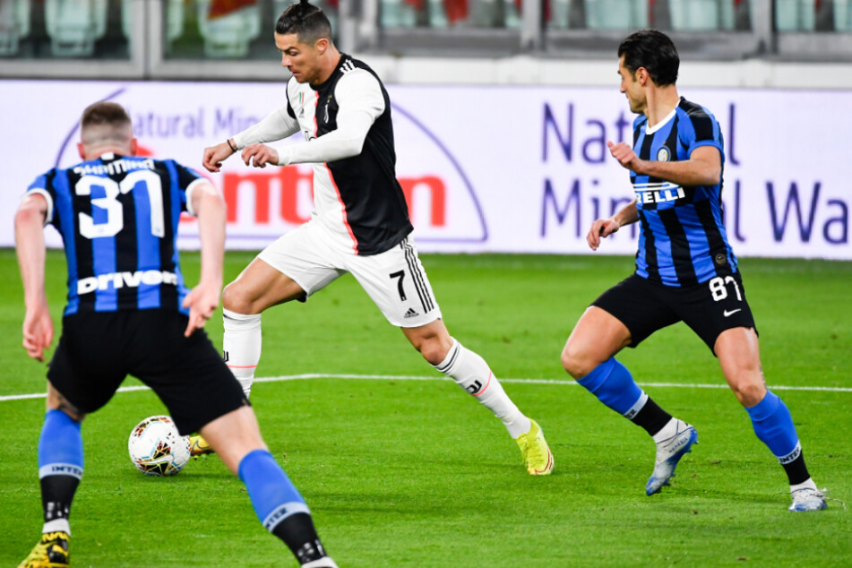 Traf zwar nicht, grüßt mit Juve jedoch wieder von der Tabellenspitze: Cristiano Ronaldo (35).