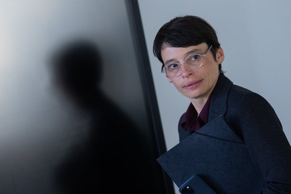 Ex-NRW-Familienministerin Josefine Paul (43) steht wegen des Solingen-Anschlags in der Kritik.