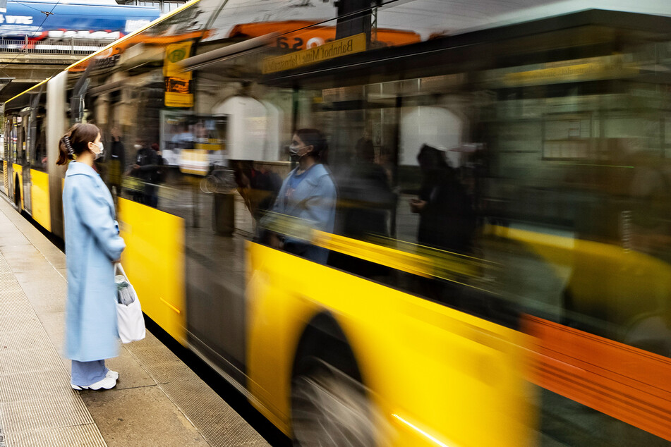 Aufgrund gesunkener Nachfrage fahren jetzt wieder weniger Bahnen und Busse durch Dresden.